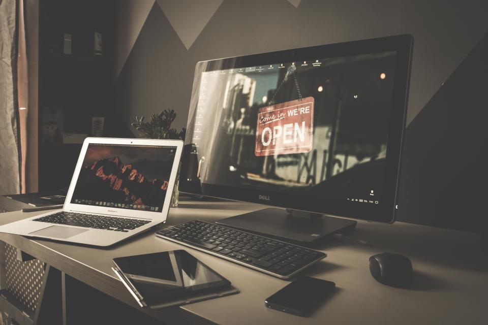 Laptop Apple